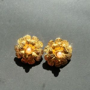 SOLD Chanel vintage gold flower clip on earrings